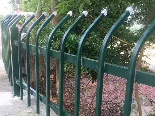 鋅鋼草坪護欄